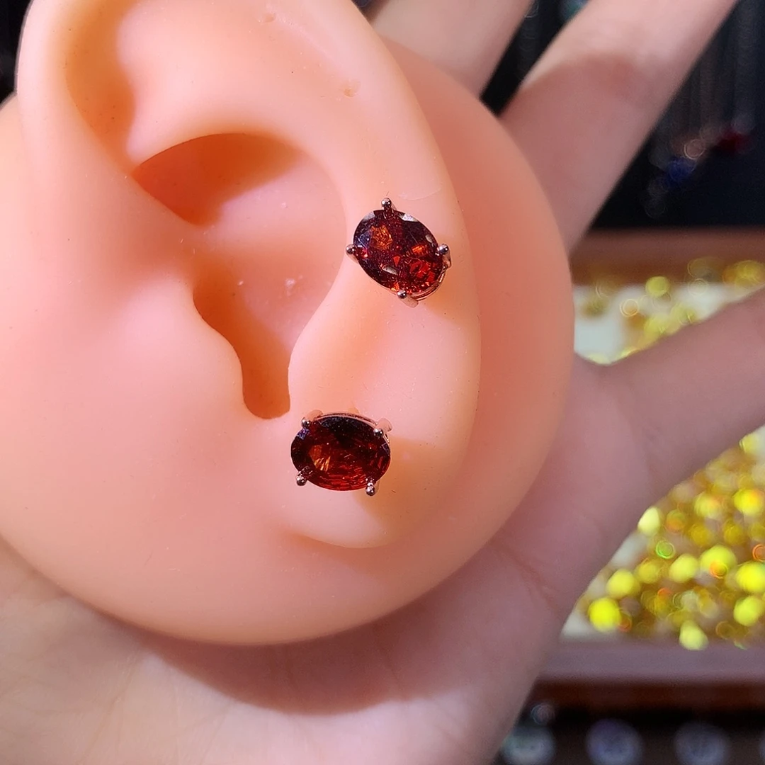 银S925镶嵌耳饰石榴石（芬达石）玫瑰金68