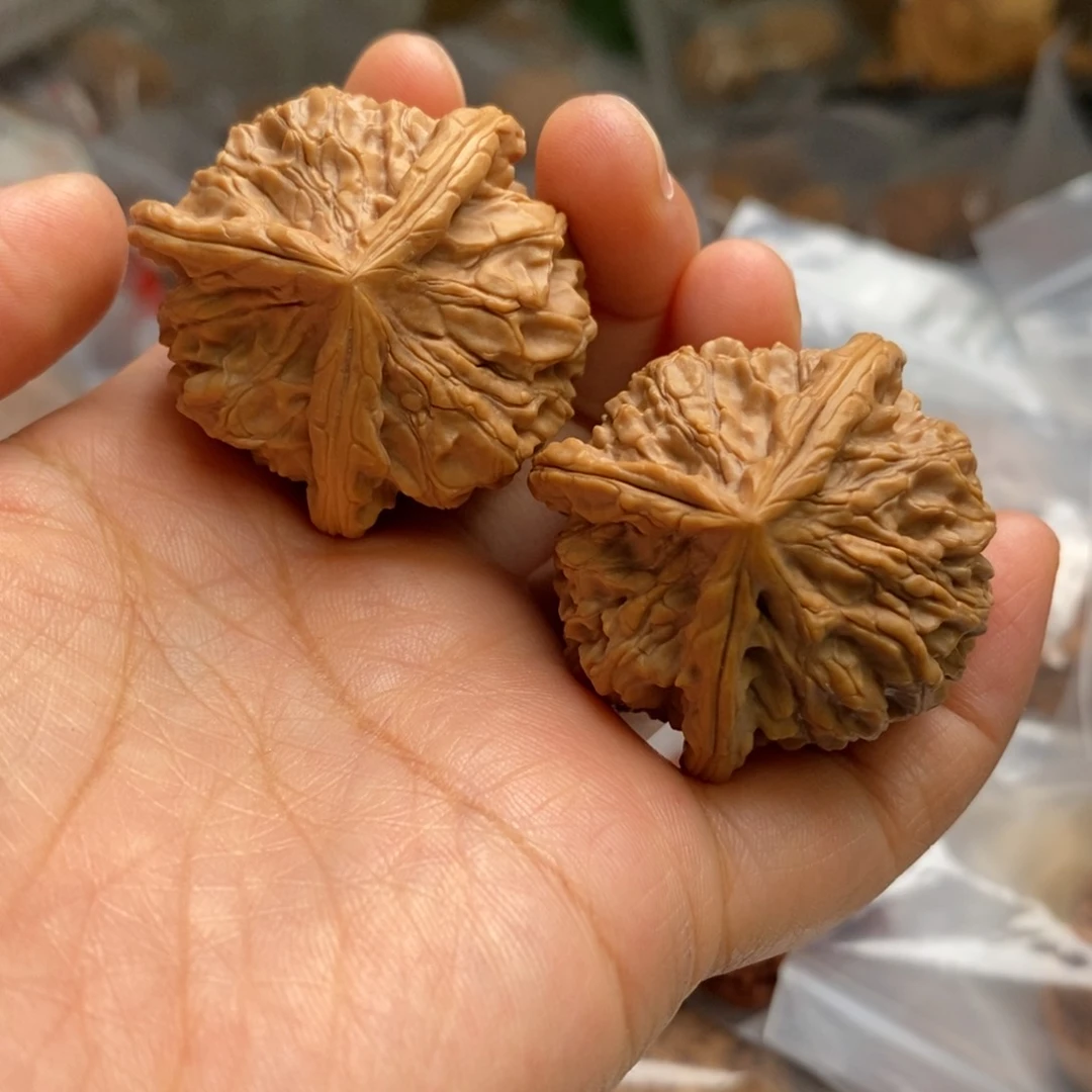 文玩核桃把件血麒麟三棱39尺