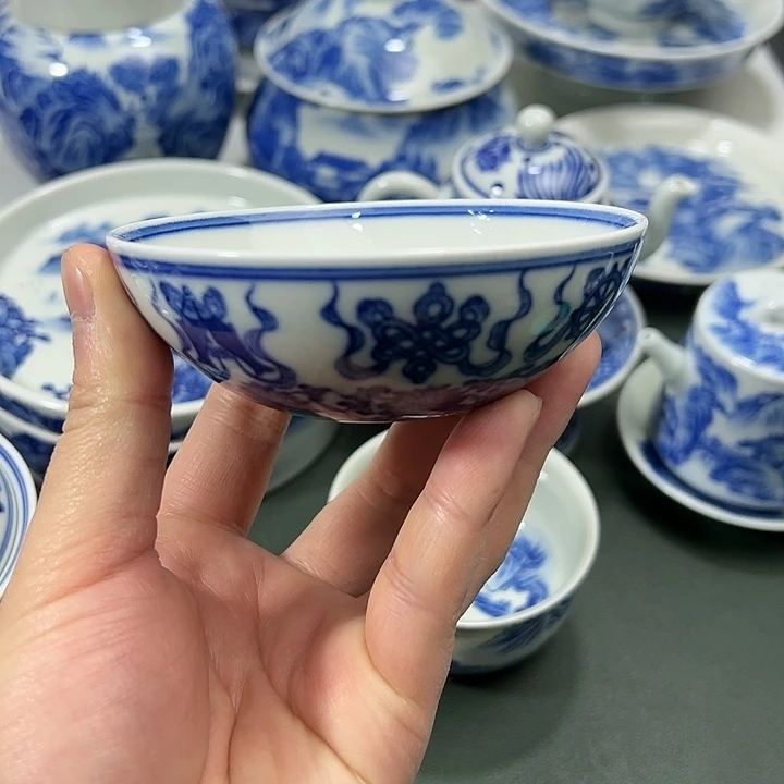 微瑕柴窑点工八宝缠枝花卉卧足普洱杯