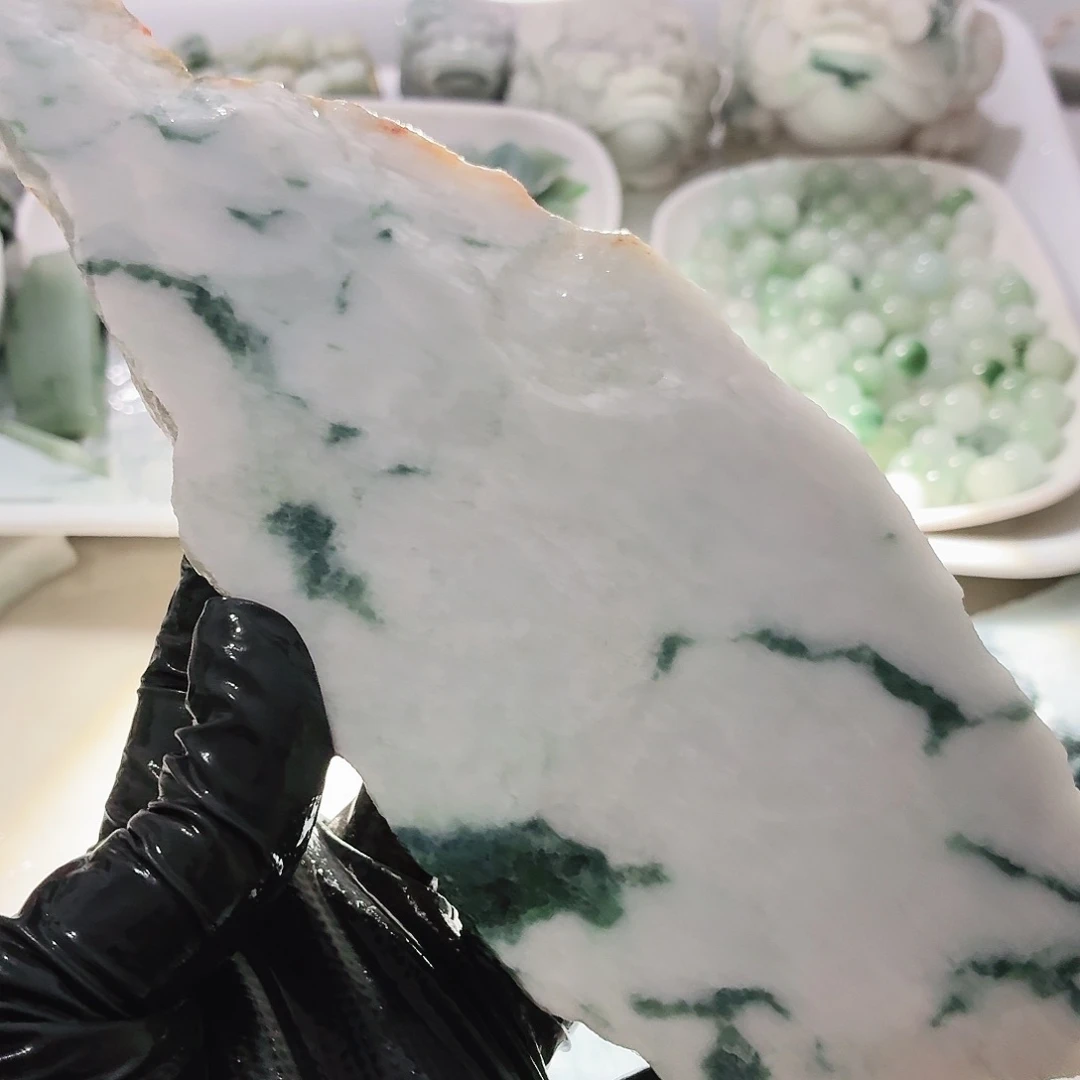 翡翠未镶嵌颈饰边角料