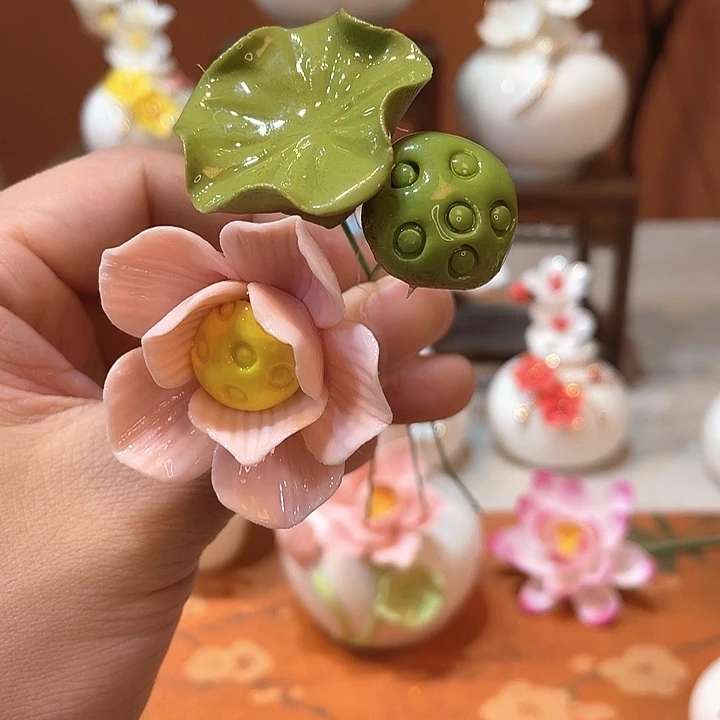 手工陶瓷精致摆件