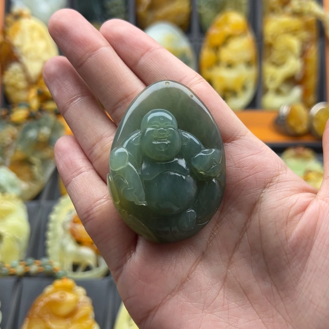 蛇纹石玉颈饰未镶嵌菩*心