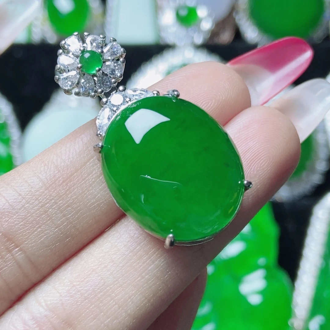 翡翠未镶嵌颈饰