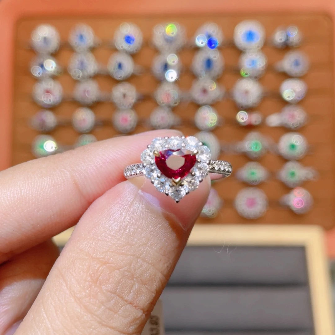 戒指18K金镶嵌红宝石1.01ct 无烧鸽血