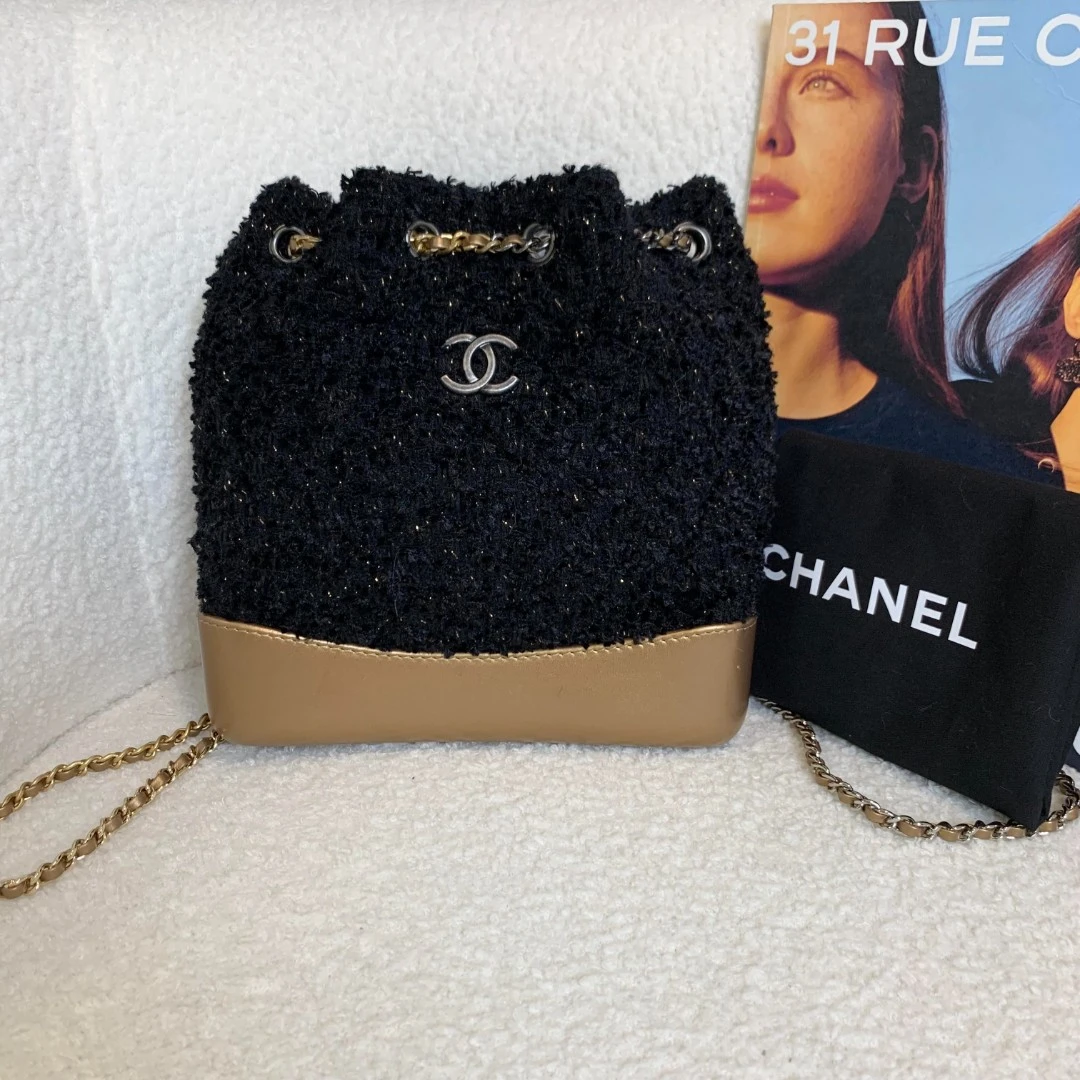 99新 Chanel/香奈儿 黑色拼金色毛呢流浪双肩包小号23开195320681