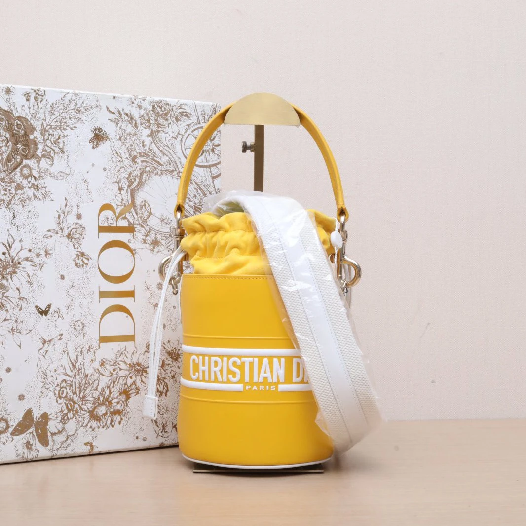 95新 DIOR/迪奥 【娇】黄色 皮革C 浅金扣 2022 单肩包 P225276009