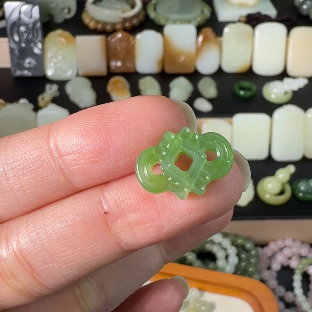 婉***仙颈饰未镶嵌和田玉