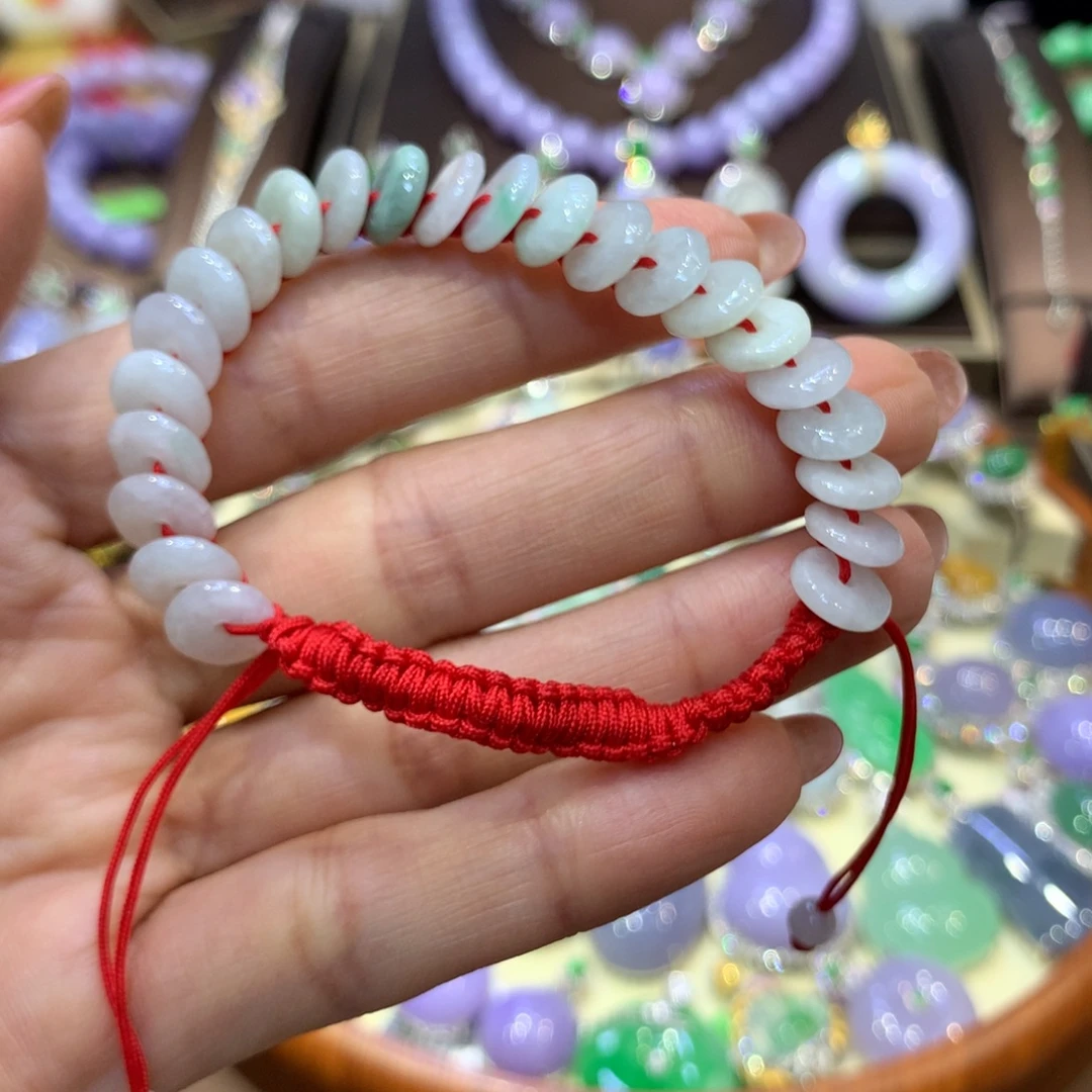 贵***姐颈饰未镶嵌翡翠翡翠