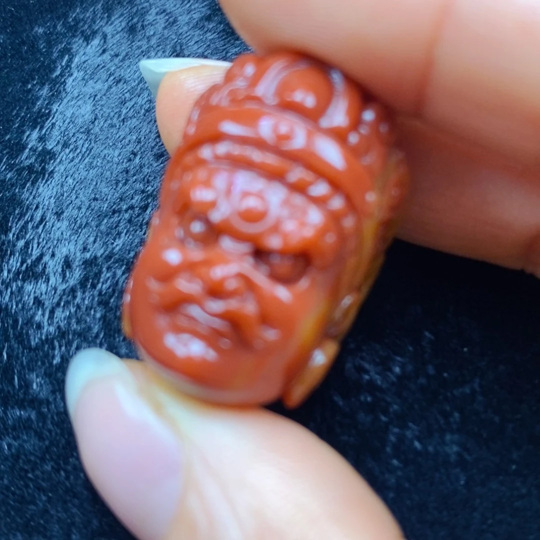 未镶嵌石英质玉(黄龙玉)颈饰