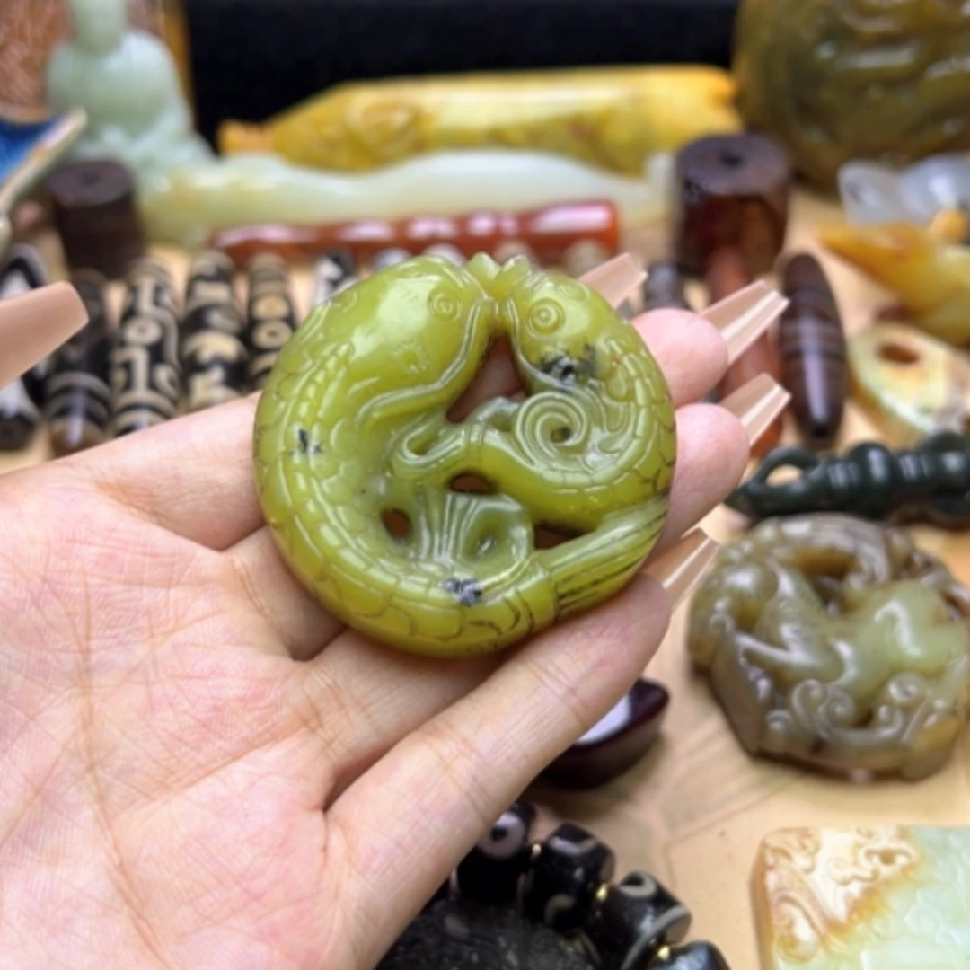 【闪购商品】蛇纹石玉未镶嵌颈饰