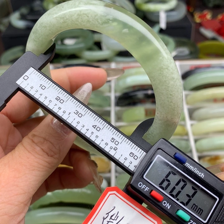 蛇纹石玉未镶嵌手镯482