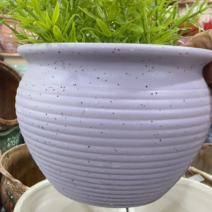 凑9块包邮，有孔，不清楚问客服