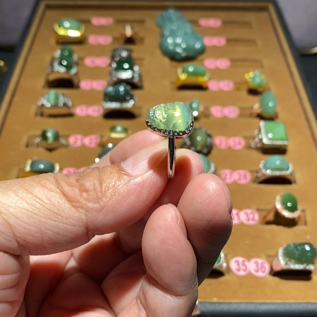 和田玉未镶嵌戒指