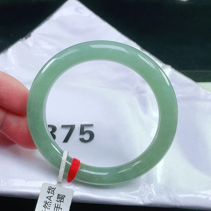 未镶嵌手镯（圆镯）翡翠375