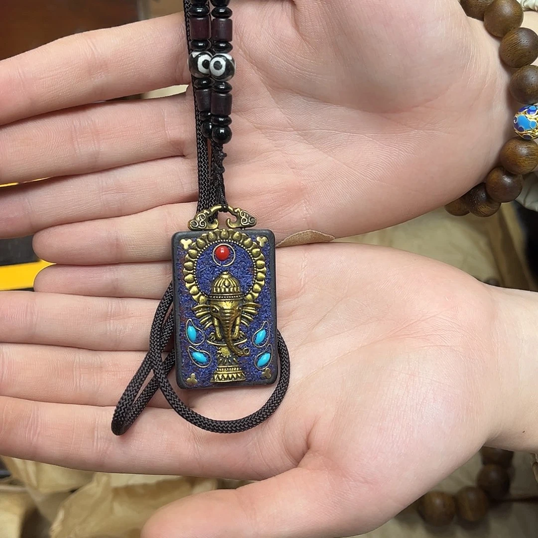 大叶紫檀（黑酸枝木类）