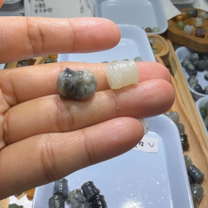 如***动和田玉未镶嵌珠宝半成品