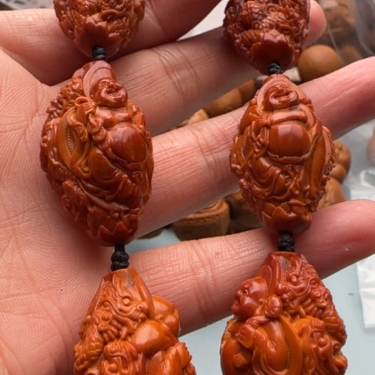 橄榄核手串雕刻工艺