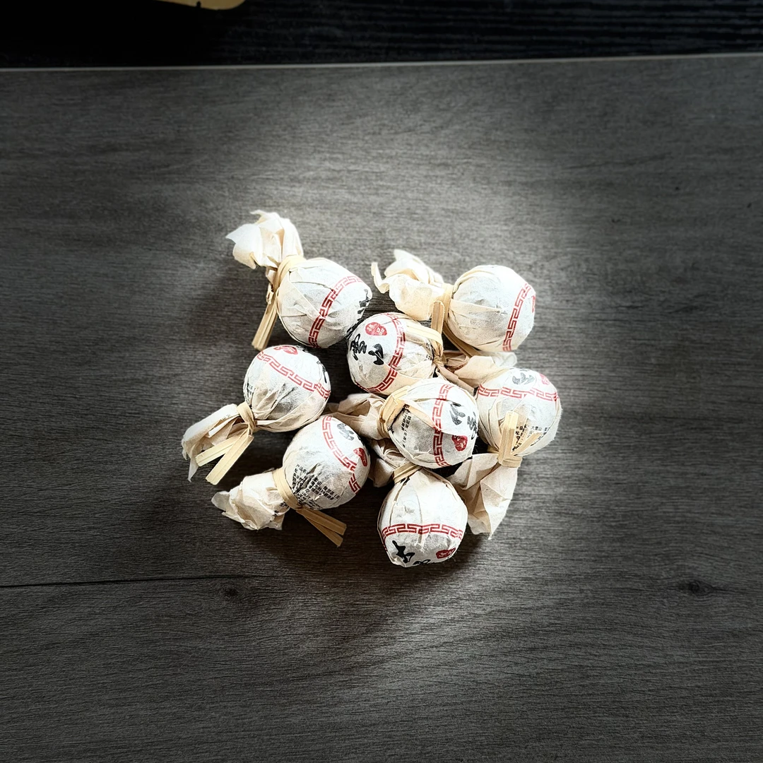 2025年大雪山龙珠7g普洱茶(生茶)紧压茶红军茶叶头春古树纯料