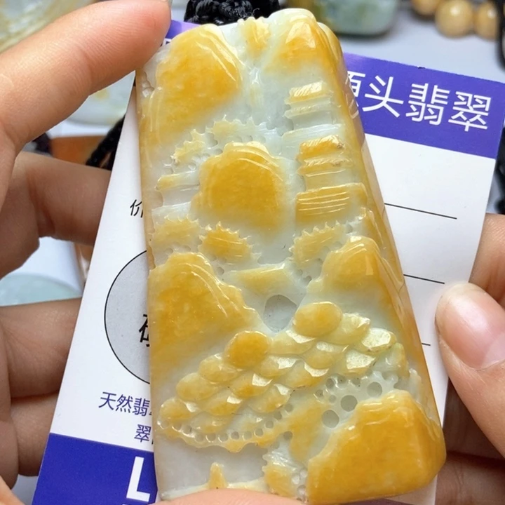 翡翠颈饰未镶嵌翡翠