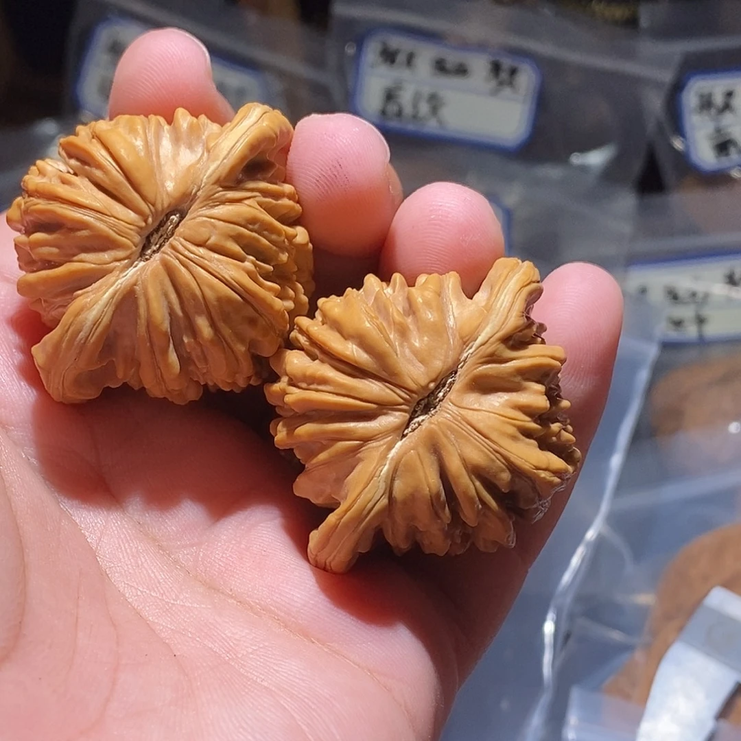 言***楷吊坠文玩核桃福利四座楼有黄，43四座楼