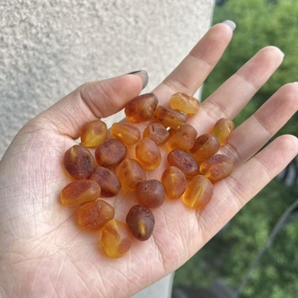ML00516 原皮蜜蜡随形一颗(多样性发一 不分大小)