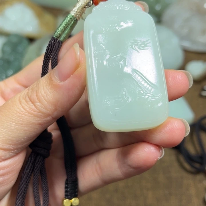 A***）和田玉未镶嵌颈饰