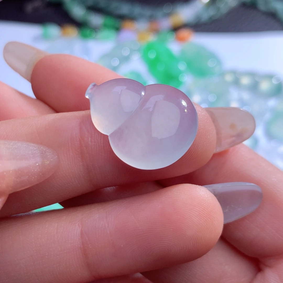 翡翠未镶嵌颈饰缅甸