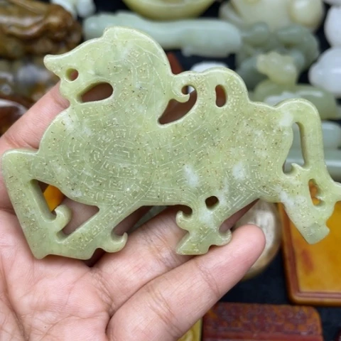 未镶嵌蛇纹石玉颈饰86