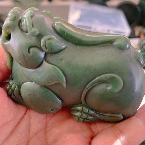 蛇纹石玉颈饰未镶嵌悟*