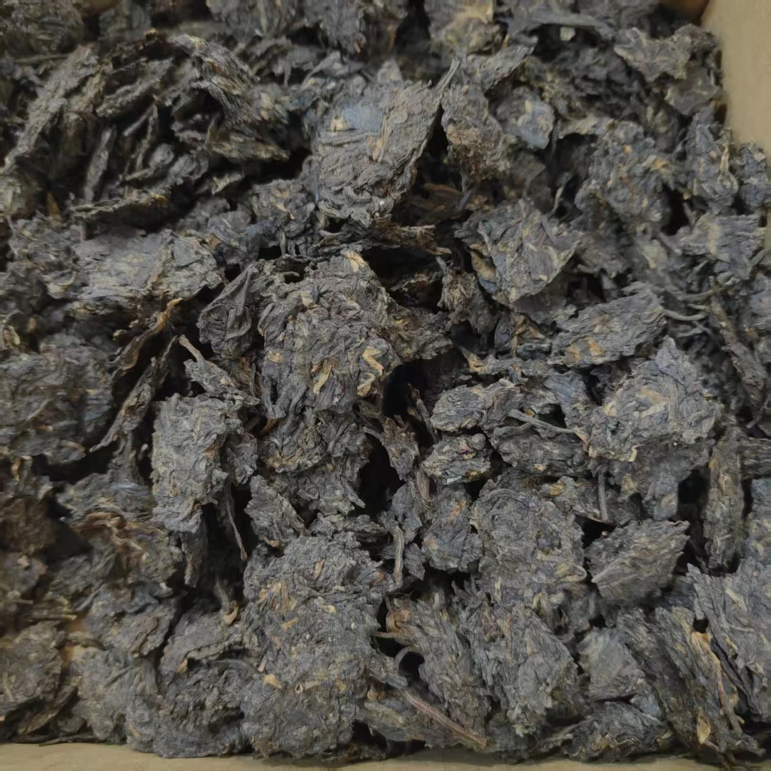 2003年飞台 FT-8653-3铁饼 散块 500克/包 普洱茶 生茶