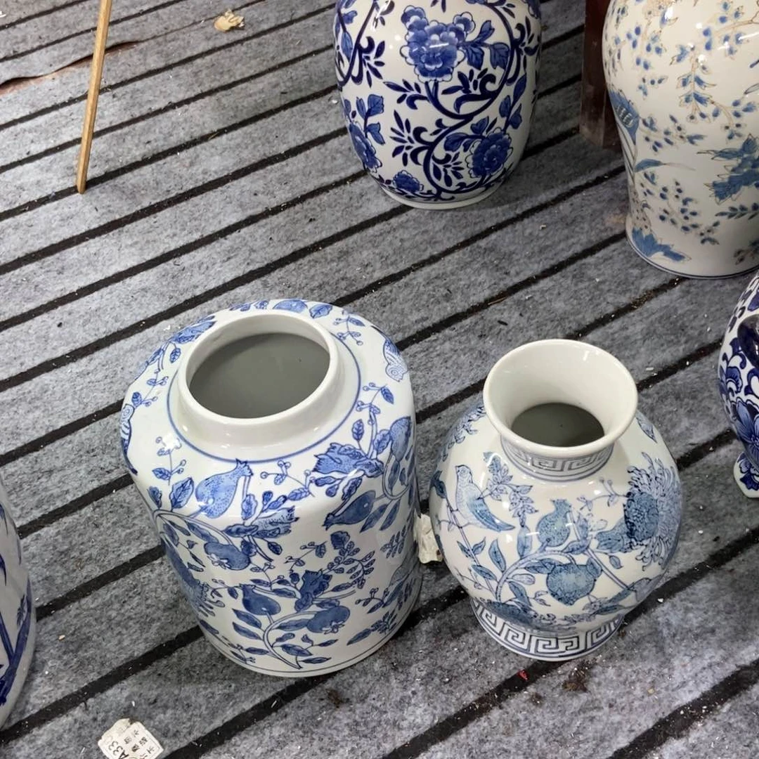 摆件小****吖花瓶手绘釉下彩