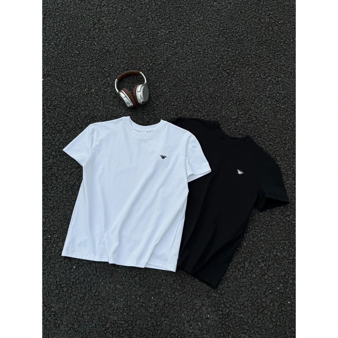 短袖男夏季新款轻奢大牌感正肩收腰小蜜蜂刺绣小圆领凉感速干短袖