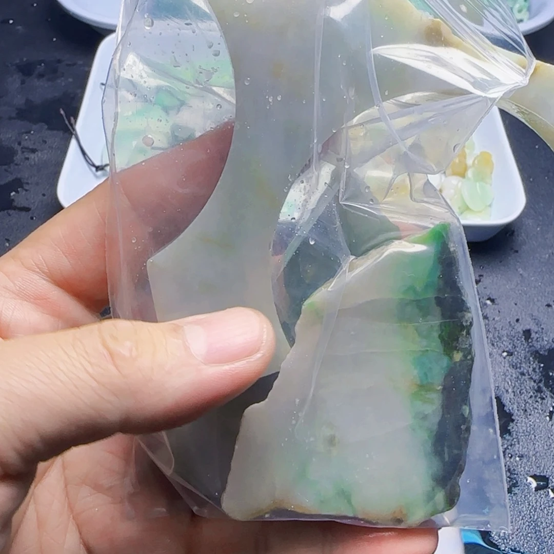 翡翠未镶嵌颈饰qqqqq9