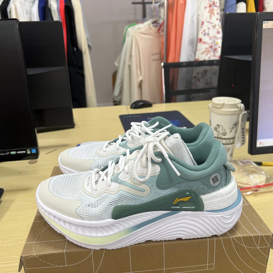 《B品以直播展示为准》微脏-李宁男子运动跑鞋AGLU237-1