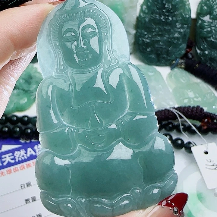 翡翠颈饰未镶嵌天然的A货翡翠多样性发货