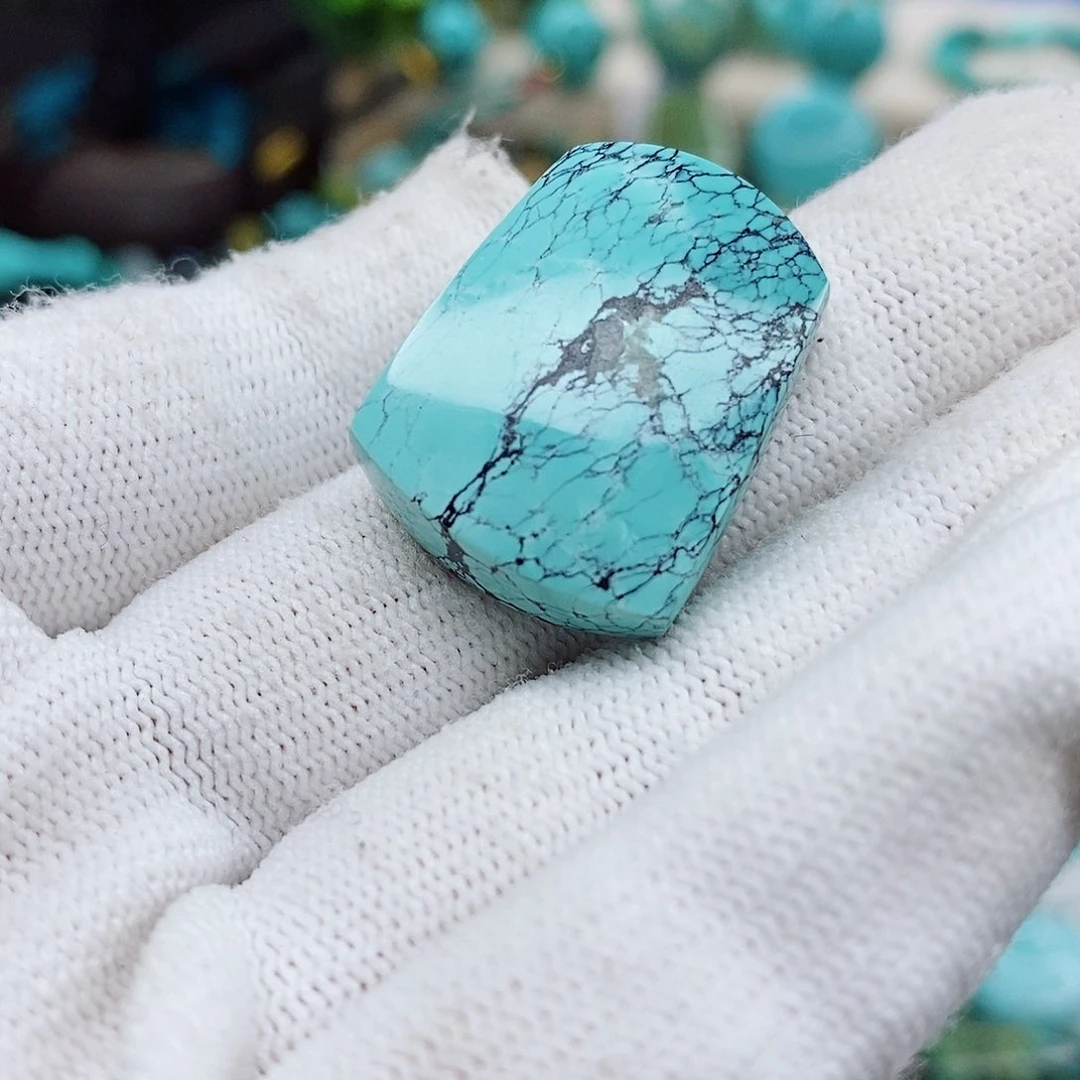 绿松石颈饰未镶嵌