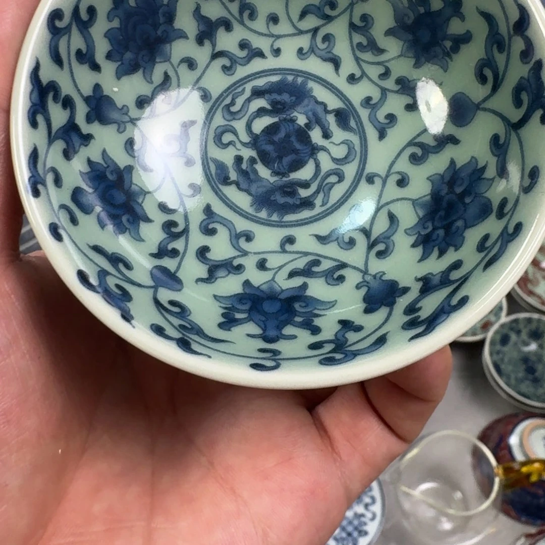 杯清釉青花缠枝莲普洱杯