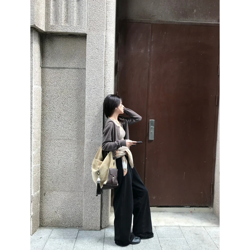 ZHONG HE· 滕捣捣25秋新款中高腰休闲舒适显瘦立体垂感卫裤女