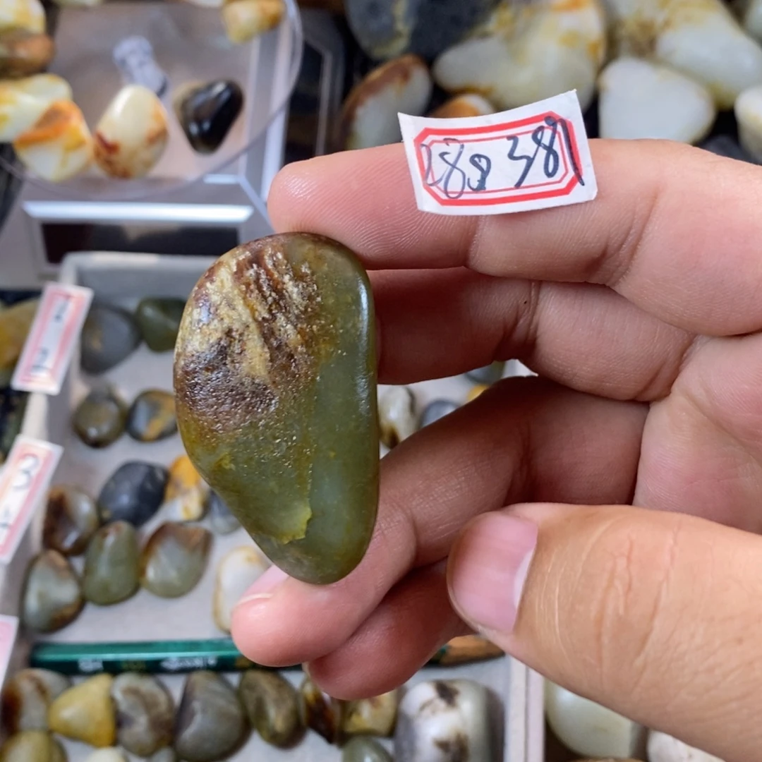 和田玉（糖玉）未镶嵌挂件