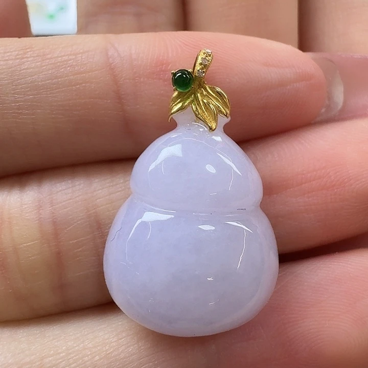 翡翠未镶嵌颈饰葫芦