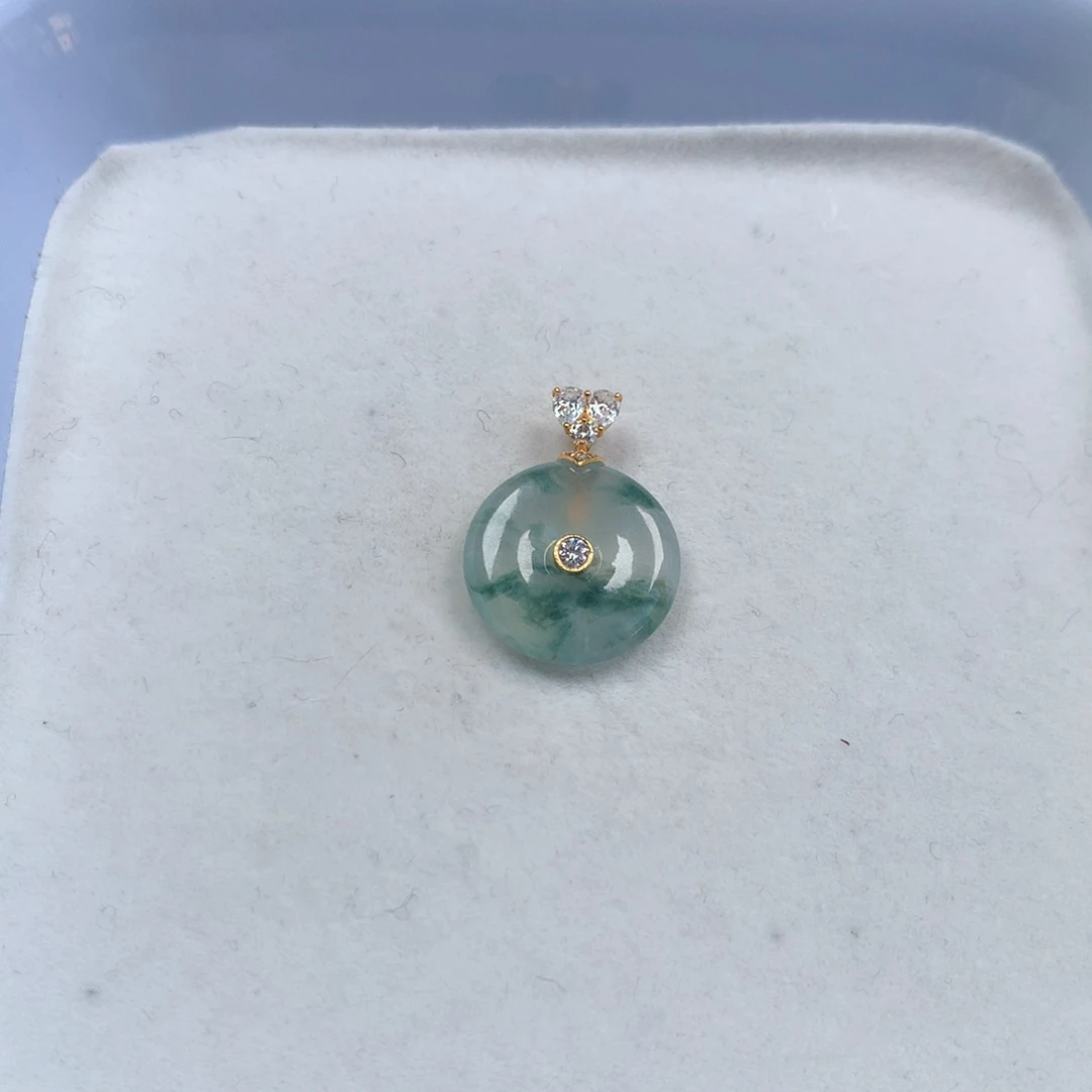 翡翠18K金镶嵌颈饰平