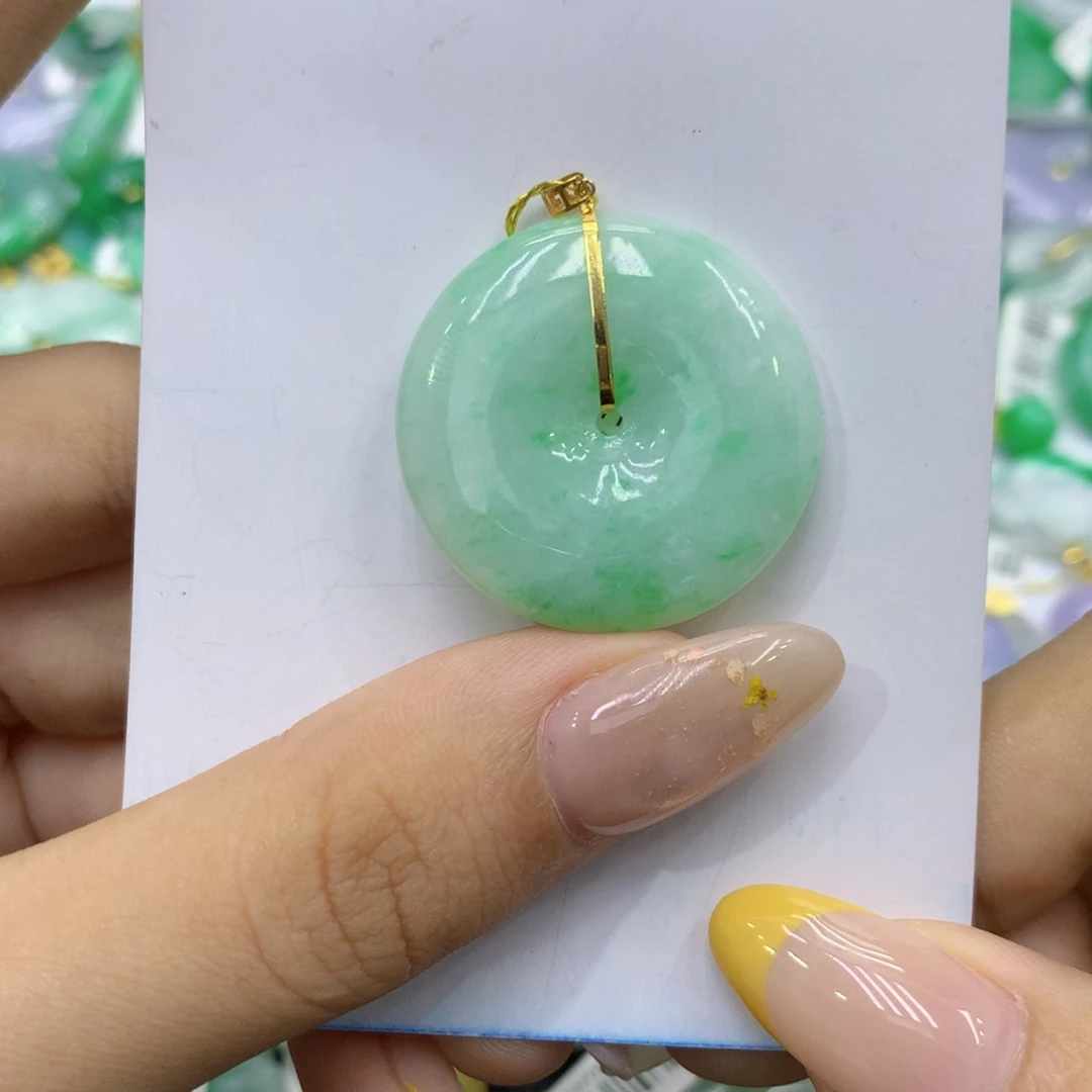 颈饰18K金镶嵌翡翠