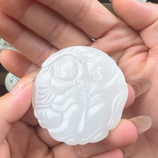 颈饰未镶嵌和田玉（糖玉）