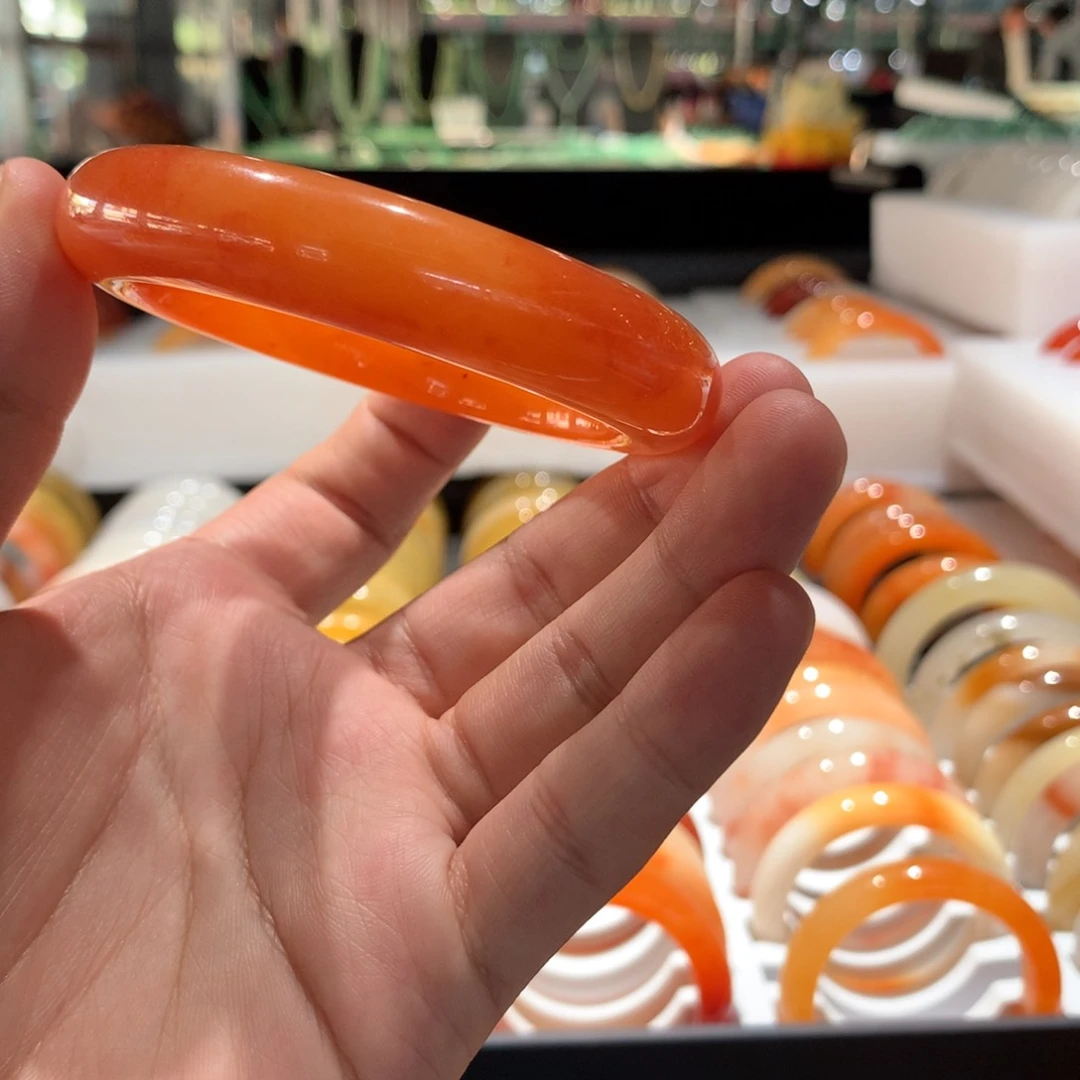 未镶嵌手镯石英质玉队****我