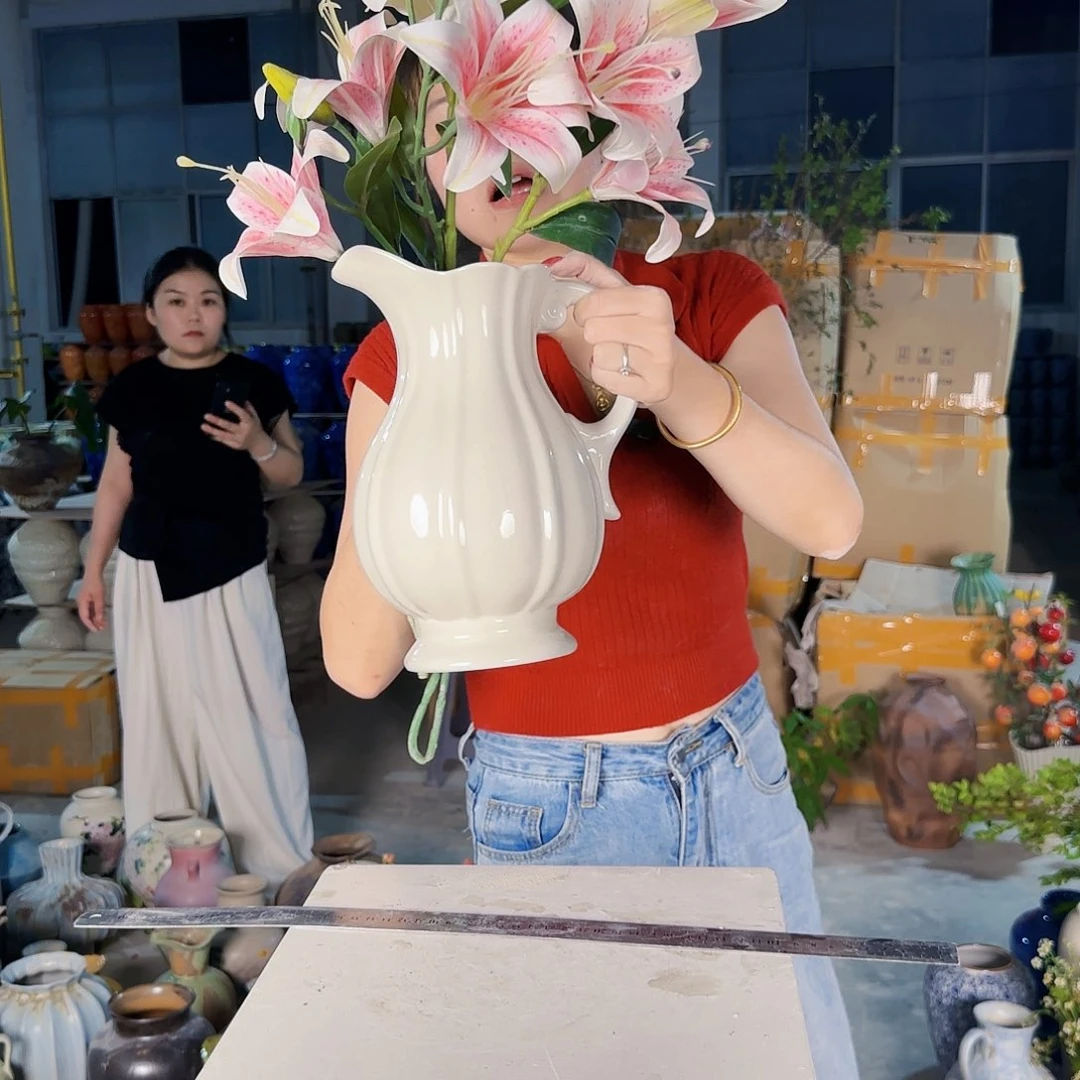 景德镇陶瓷花瓶白色单耳提梁壶