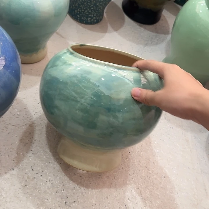 白泥花盆微瑕有孔