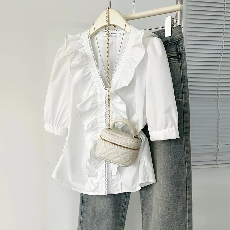 高级感法式v领白色蕾丝短袖衬衫女夏季大码胖mm不规则荷叶边上衣