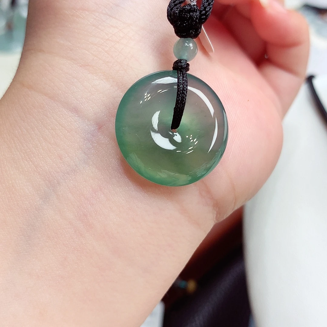 翡翠未镶嵌颈饰翡翠54，21.5/5.8