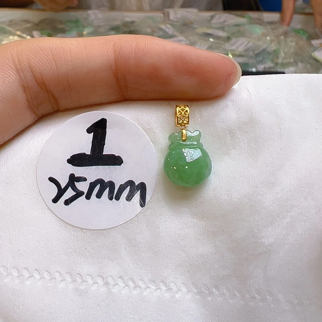 翡翠18K金镶嵌颈饰翡翠