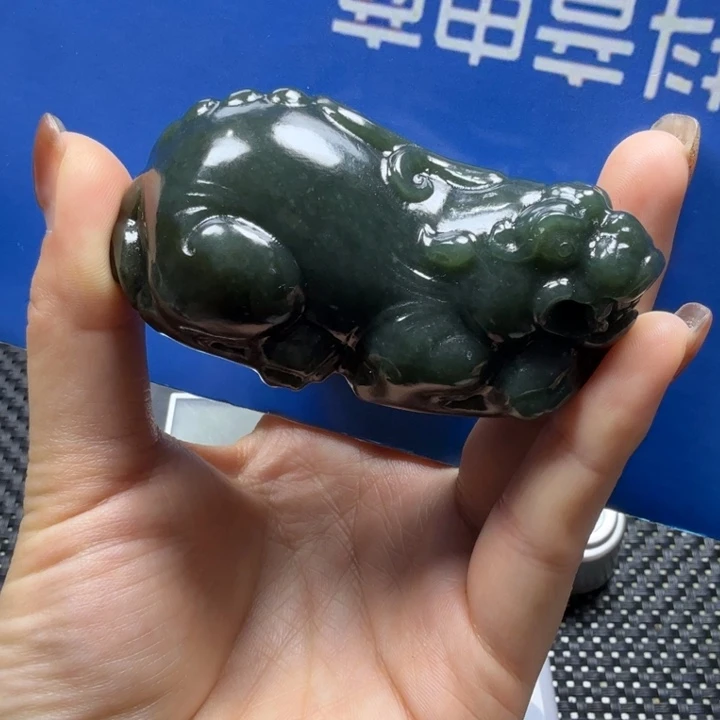 杨***新和田玉未镶嵌挂件